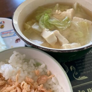 白菜・豆腐の味噌汁